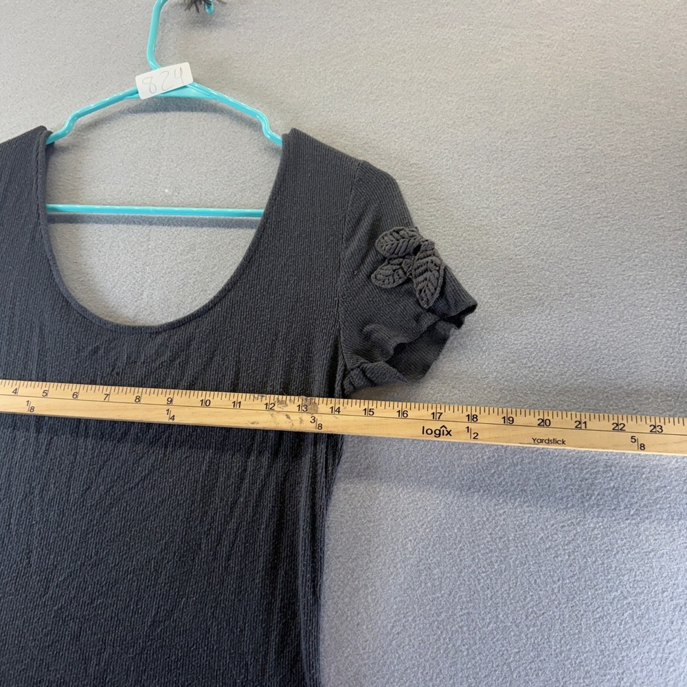 Mudd Womens Gray Ribbed Scoop Neck Top Crochet Floral Sleeve Detail Size M - Picture 8 of 8
